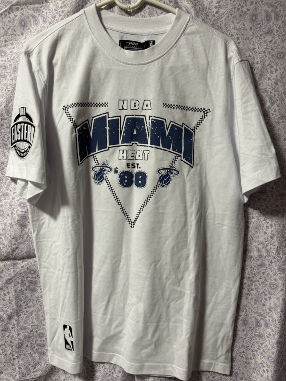 NBA Miami Heat Eastern Conference T-shirt Men’s Size L